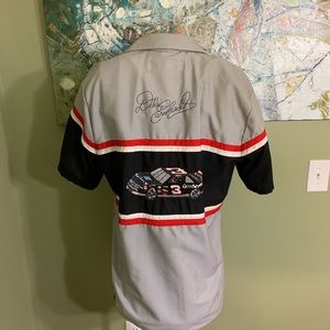 Men’s button up Dale Earnhardt shirt in size M.